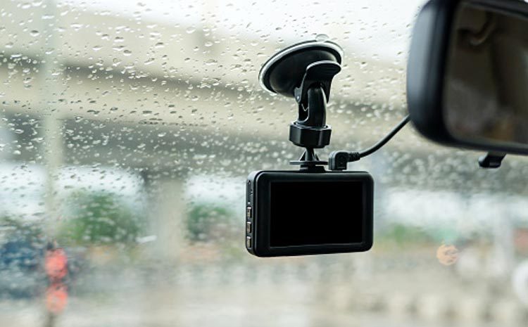 How Dash Cams Help You in Filing for Insurance Claims