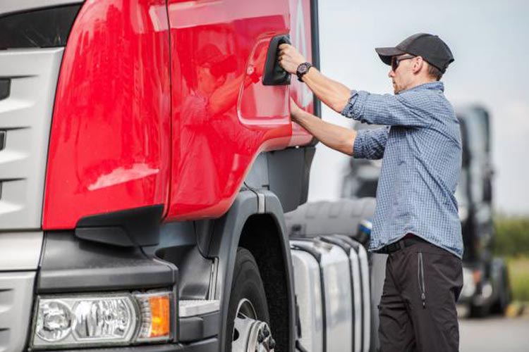 8 Reasons Millennials Should Consider Truck Driving