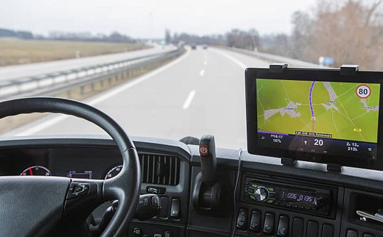 How Mobile Apps Help Drivers on the Roads