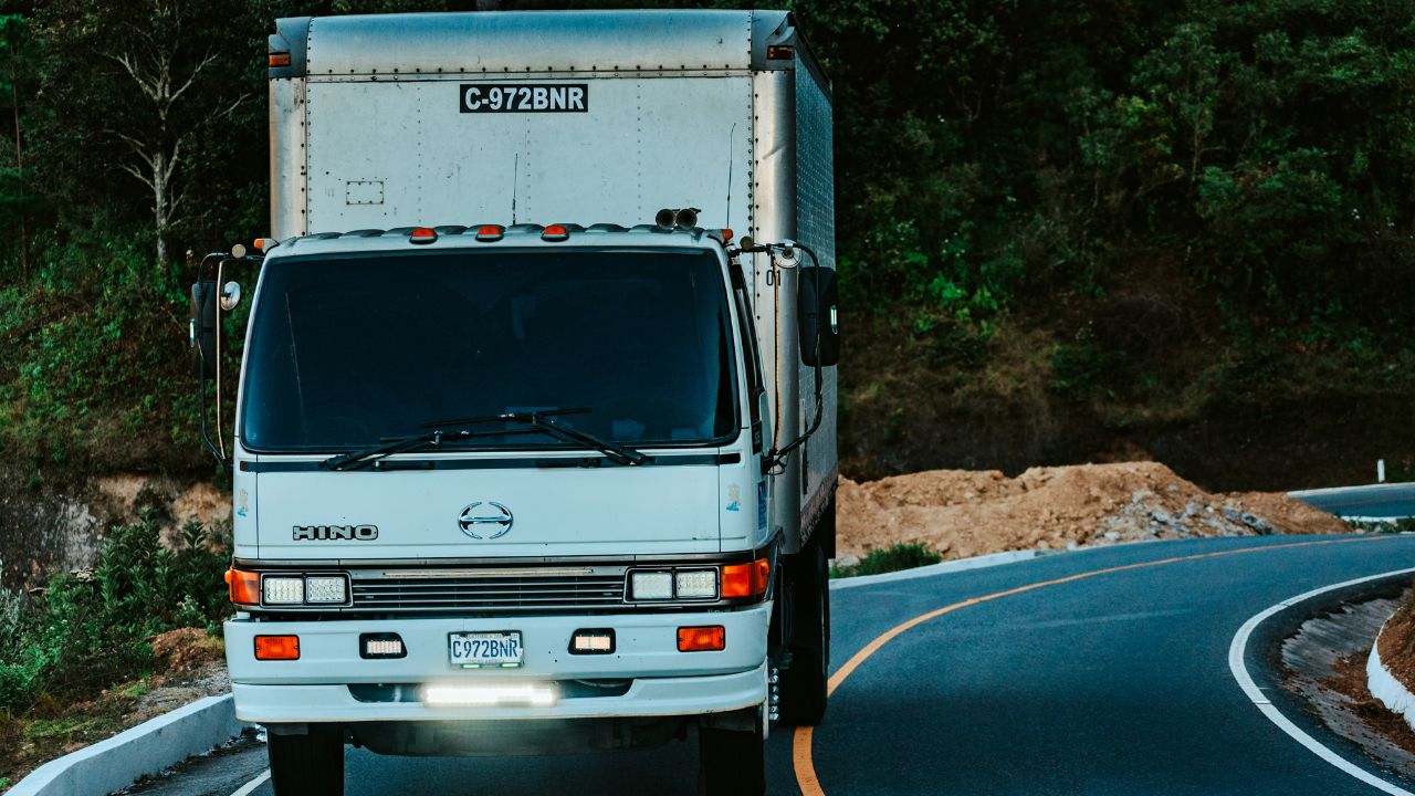 Short-Term vs Long-Term Box Truck Insurance